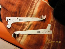 2 x Regalbretthalter + für eine Kleiderstange