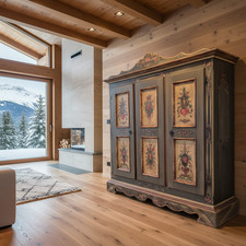 Voglauer antik bemalt Schrank