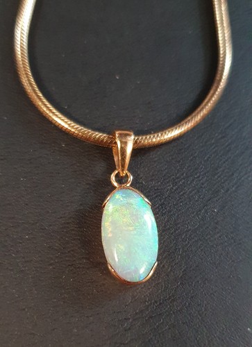 Opal anhänger 750 gelbgold - anhänger,