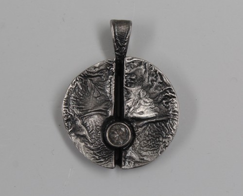 Schöner anhänger aus silber - schöner,