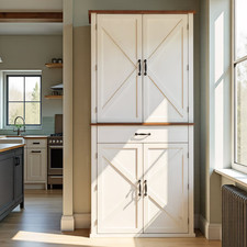 Viertüriger hoher Schrank mit