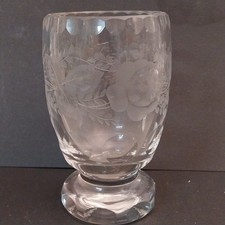 Schöner Fußbecher -