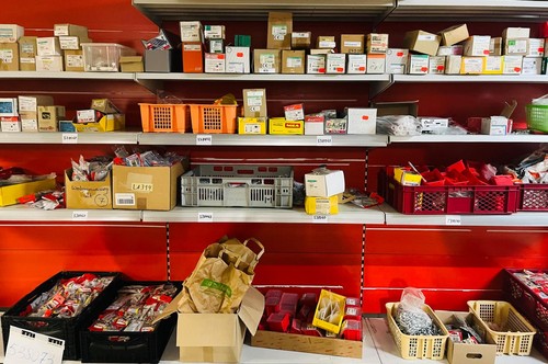 Schrauben dübel posten - schrauben,