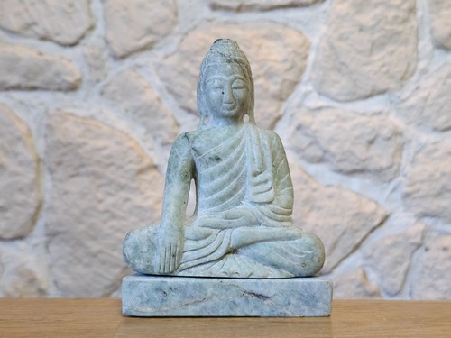 Buddha aus jade jadeit - -, ca