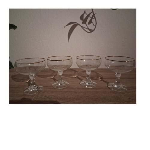 Dekorierte sektschalen aus - 4,