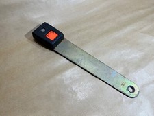 VW T2 - Gurtschloss an Flacheisen, für VW T2 Fahrersitz und VW T2 mit Durchgang