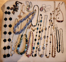 20 Ketten Modeschmuck - Holz