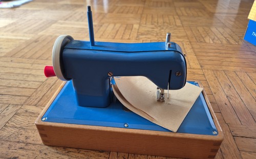 Vintage kindernähmaschine - vintage,