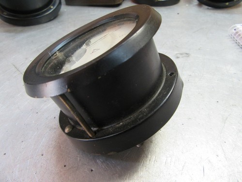 Voltmeter a - voltmeter,