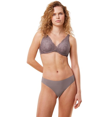 Triumph body make - make-up, illusion