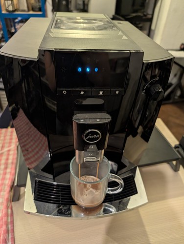 Jura piano black - e4,