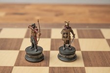 "Herr der Ringe" Schachfiguren Haradrim & Ostling - Handbemalt von Eaglemoss