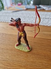 Elastolin Hausser , Indianer mit Pfeil und Bogen ,  7 cm Serie , alte Version