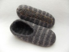 FILZIS * Filzpuschen mit Latexsohle * Gr. 40 * Handarbeit * NEU * #39