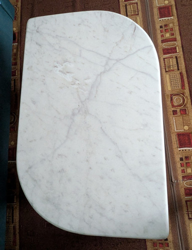 Couchtisch oval marmoriert