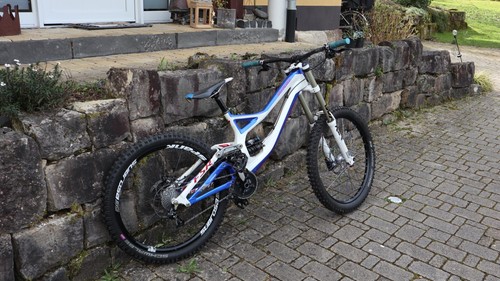 Downhill bike 2013 specialized - downhill-bike,