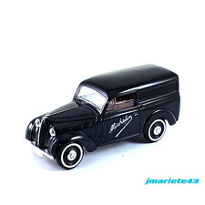 Renault Juvaquatre 1952