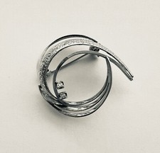 Elegante Weißgold Brosche 585er 14K massiv mit 2 kleinen Diamanten, 4g