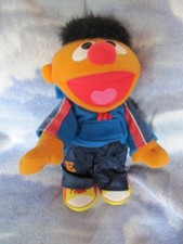 Fisher Price Sesamstraße Ernie Superstar 40 cm Kuscheltier Stofftier Plüschtier