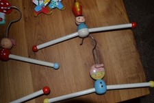 SEVI 4x alte Holz Kinder Kleiderbügel und ein Mobile sehr guter Zustand