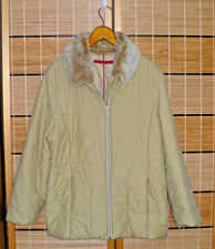 Damen Winterjacke, Größe 42, beige, gefüttert, abknöpfbarer Webpelzkragen