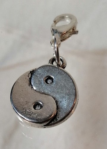 Yin yang anhänger - &,