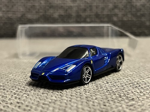 Hot wheels 2002 enzo - hot,