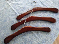 Kleiderbügel Mahagoni, 3 Stück,  Massivholz, vernickelter Stahlbügel, ca. 45 cm