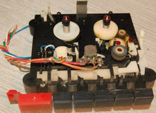 SHARP KASSETTENSPIELER LAUFWERK MONO mit MAGNETKÖPFE/ANDRUCKROLLE von 70er JAHRE