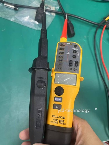 Fluke t130 two pole voltage - two-pole,