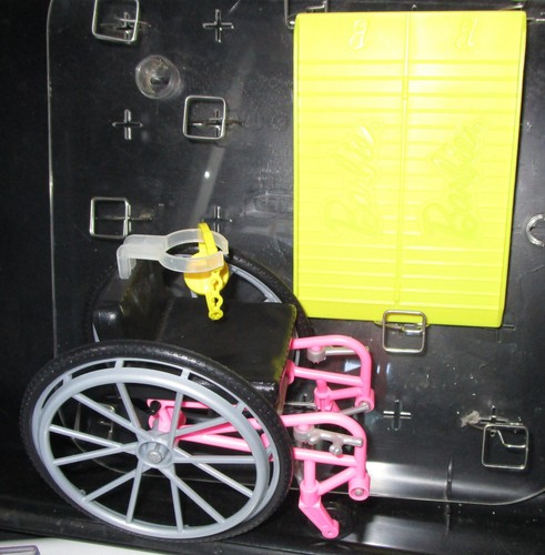 Barbie rollstuhl mit - rollstuhl, rampe