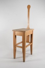 Q45A29- Alter Barhocker Holz Hocker mit schmaler Rückenlehne