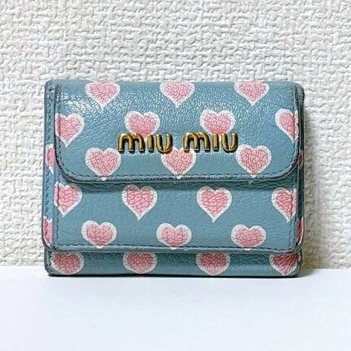 Miu trifold - miu, logo