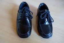 Kinderschuhe, schwarz Lack