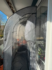 Winterfestes Garten-Gewächshaus – robust, wetterbeständig, fast neu!