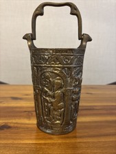 Weihwasser Eimer  Messing patiniert Reliefdekor figürlich