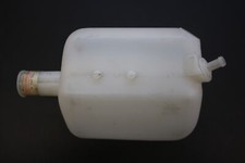 VW Passat Typ 32 Wischwasserbehälter Neu Original  321955451A