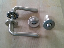 1  Rosettentürbeschlag HP Plus Mod Joy top WC Mess. matt vernickelt Türbeschlag