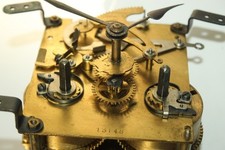 50ei)  Wanduhr mechanisches