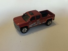 Matchbox 2014 Chevy Chevrolet Silverado 1500 Pickup Truck himbeermetallic