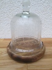 Glasglocke auf Mango Holz