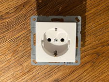 Jung A 520 WW Schuko Steckdose alpinweiß (AS 500 / A 500 Systeme)