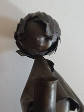 Blechfigur Mädchen Mit Kerzenhalter Aus Kupferblech. Signiert