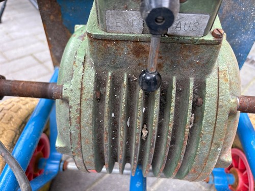 Motor 220 380v 1 - 220/380v, 1,1kw