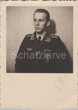 Foto, Luftwaffe, Pilot mit Frontflugspange im Portrait (MJ-44)1025