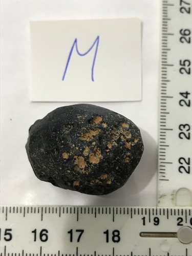 Großer schwarzer tektit - 1,