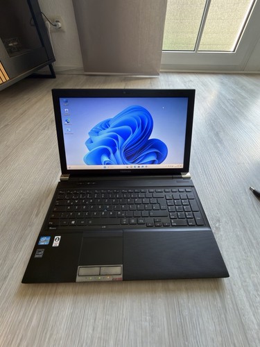 Toshiba tecra r950 - laptop,