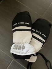 Brand new ski gloves with zipper for snow card