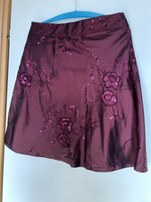 Dunkelroter Rock mit Stickmuster, Pailettenrock, Midi für Partys