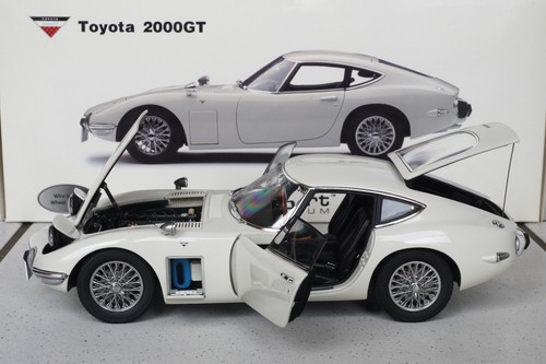 Autoart diecast toyota 2000gt - diecast,